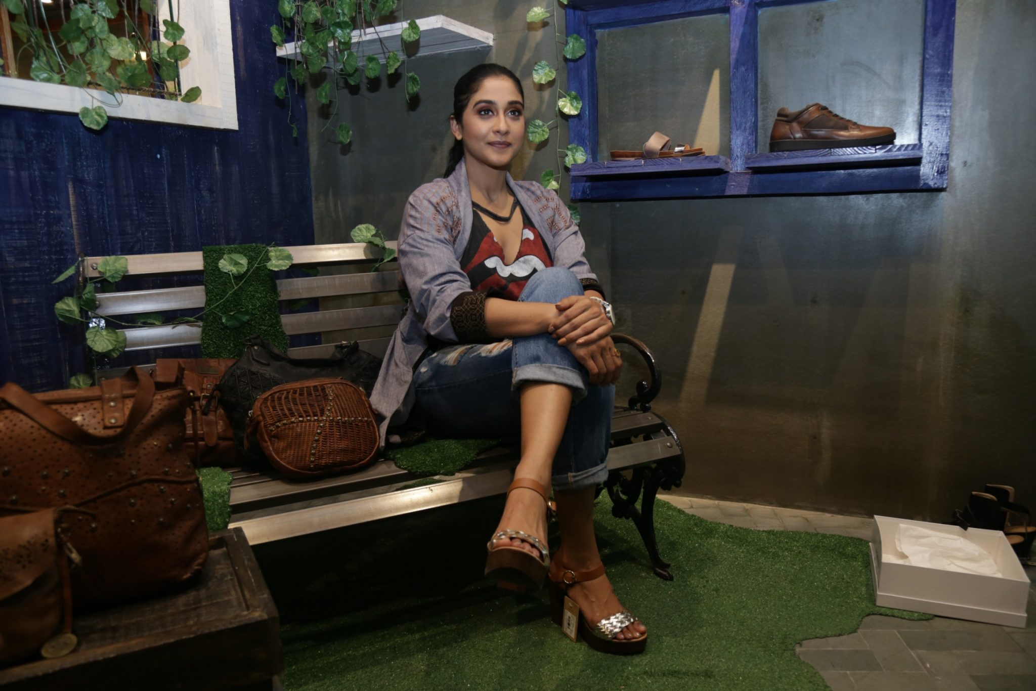 Actress Reginaa Cassandraa Photos | StudioFlicks